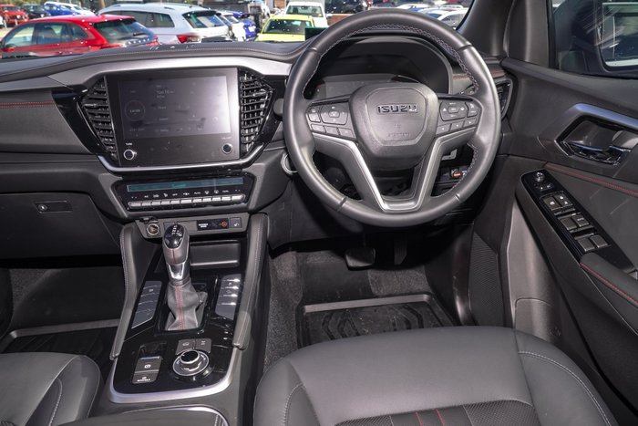 2025 Isuzu MU-X X-TERRAIN