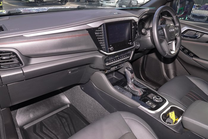 2025 Isuzu MU-X X-TERRAIN
