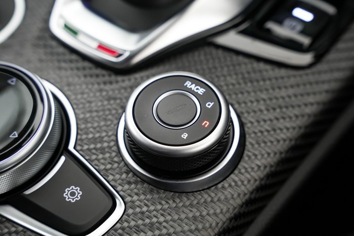 2025 Alfa Romeo Stelvio Quadrifoglio