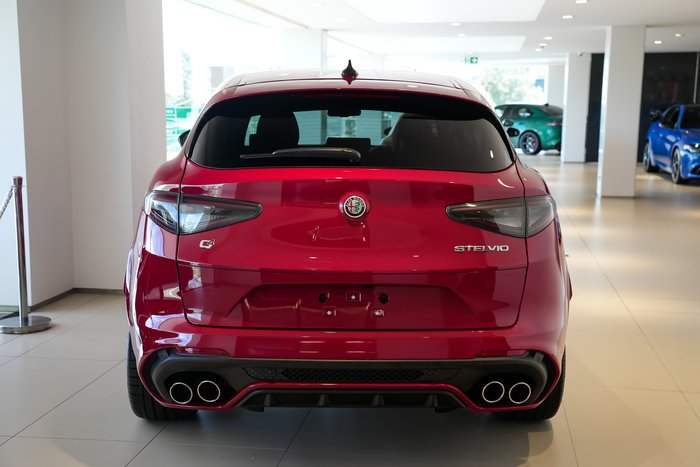 2025 Alfa Romeo Stelvio Quadrifoglio