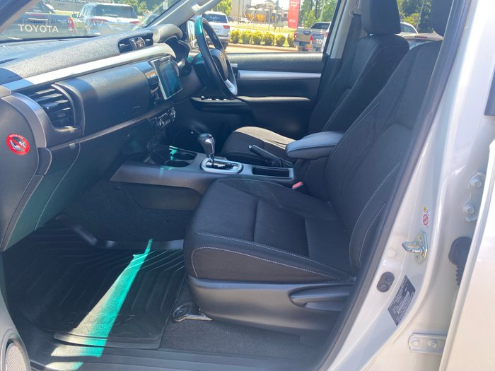 2019 Toyota Hilux 4x4 Hilux 4x4 SR5 2.8L T Diesel Automatic Double Cab 1Y46290 004