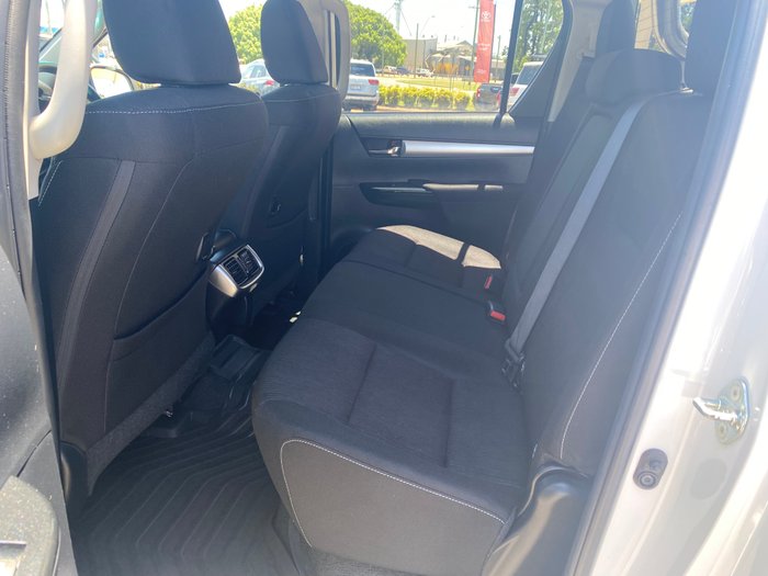 2019 Toyota Hilux 4x4 Hilux 4x4 SR5 2.8L T Diesel Automatic Double Cab 1Y46290 004