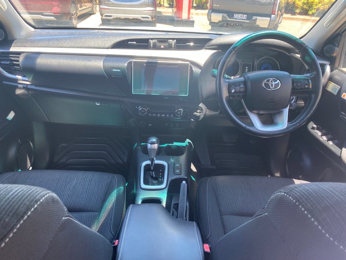2019 Toyota Hilux 4x4 Hilux 4x4 SR5 2.8L T Diesel Automatic Double Cab 1Y46290 004