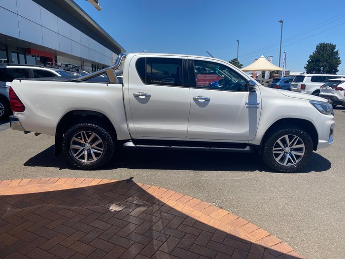2019 Toyota Hilux 4x4 Hilux 4x4 SR5 2.8L T Diesel Automatic Double Cab 1Y46290 004