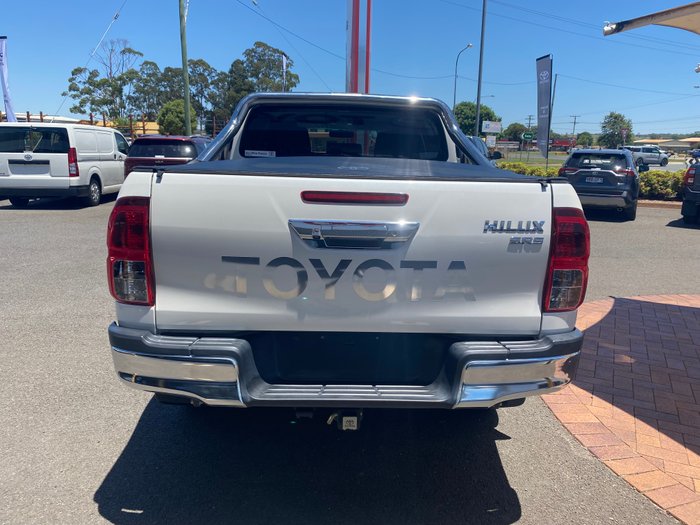 2019 Toyota Hilux 4x4 Hilux 4x4 SR5 2.8L T Diesel Automatic Double Cab 1Y46290 004