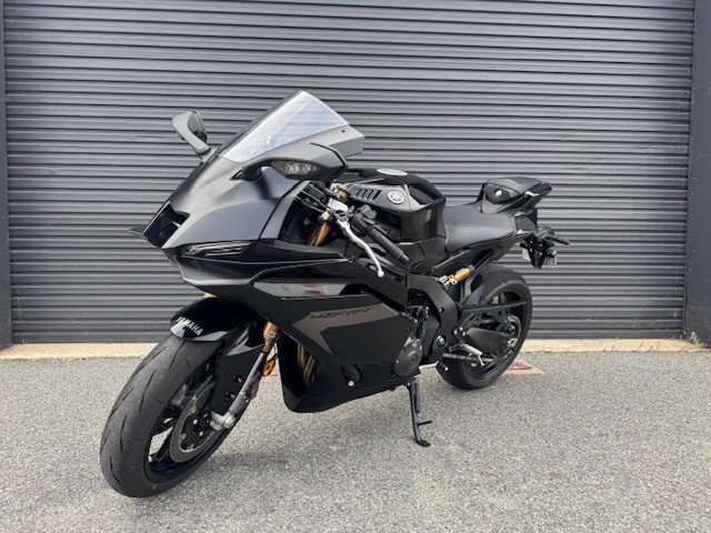 2025 Yamaha YZF-R9
