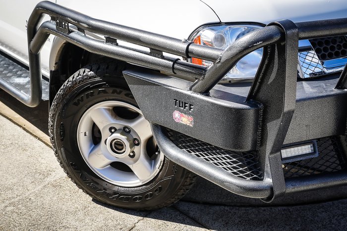 2010 NISSAN NAVARA ST-R (4x4)