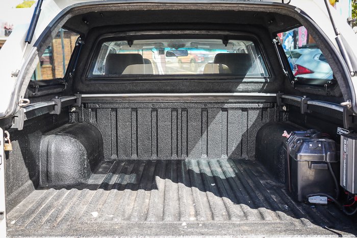 2010 NISSAN NAVARA ST-R (4x4)