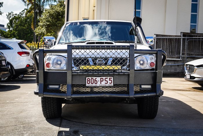 2010 NISSAN NAVARA ST-R (4x4)