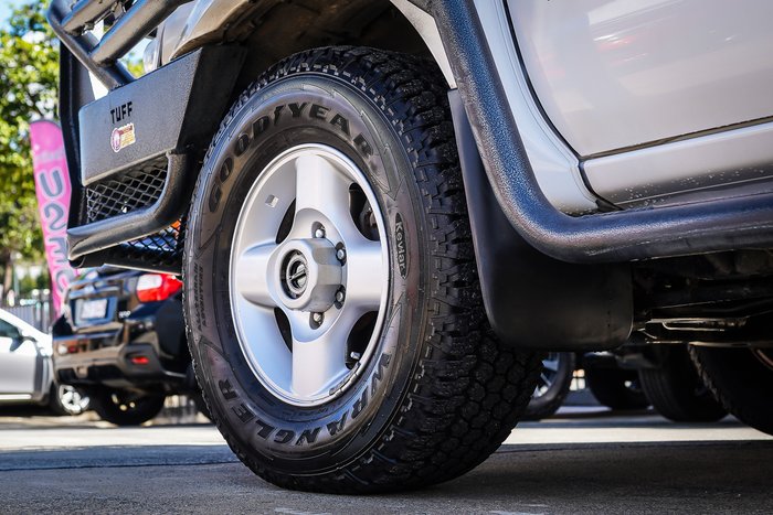 2010 NISSAN NAVARA ST-R (4x4)