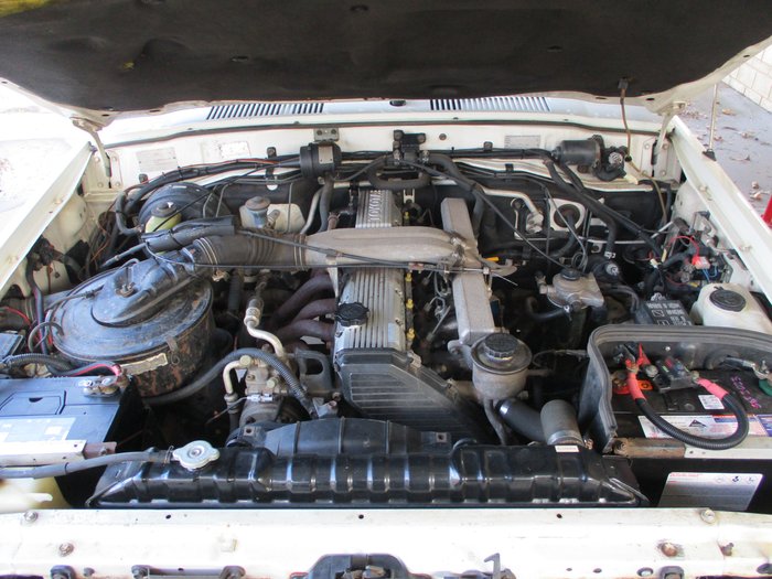 2000 Toyota Landcruiser GXL HZJ105R White