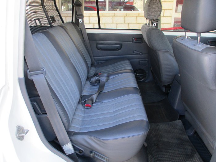 2000 Toyota Landcruiser GXL HZJ105R White