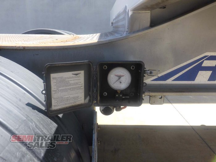 2009 Maxitrans 12 Pallet Flat Top A Trailer