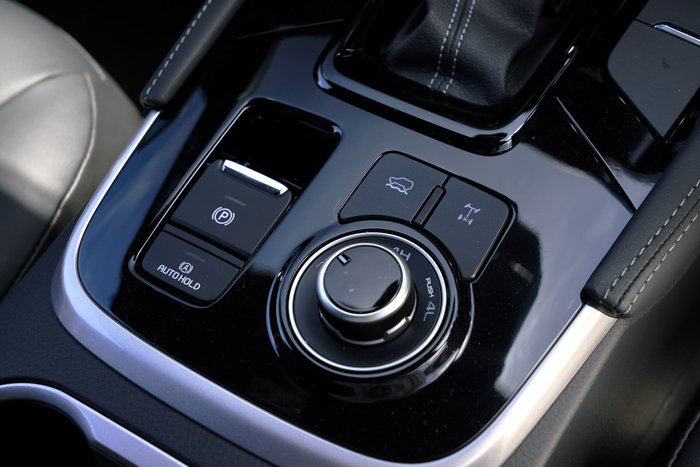 2025 Isuzu MU-X LS-T