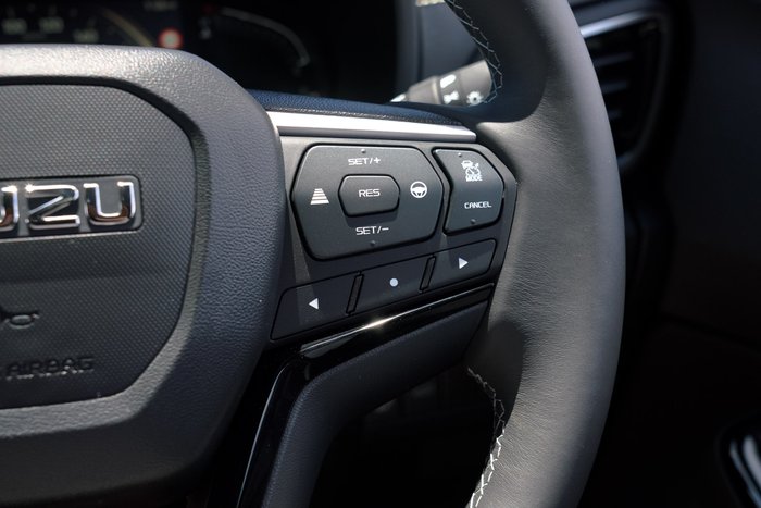 2025 Isuzu MU-X LS-T