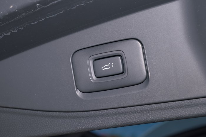 2025 Isuzu MU-X LS-T