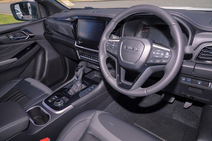 2025 Isuzu MU-X LS-T