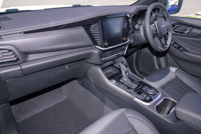 2025 Isuzu MU-X LS-T