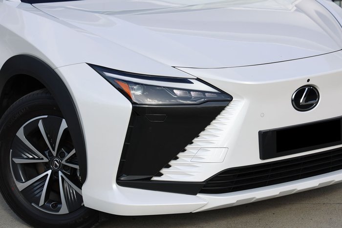 2023 Lexus RZ 450e RZ 450e Luxury EM 71.4 kWh Battery Automatic Wagon 1L24360 001