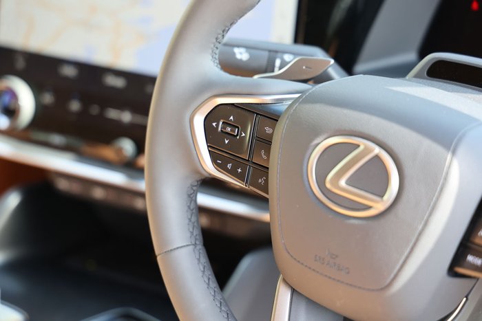 2023 Lexus RZ 450e RZ 450e Luxury EM 71.4 kWh Battery Automatic Wagon 1L24360 001