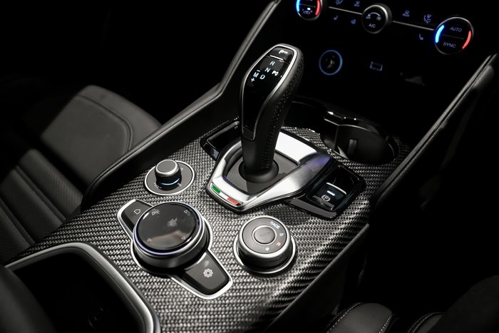 2025 Alfa Romeo Giulia Quadrifoglio