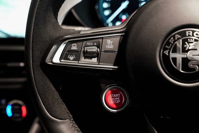 2025 Alfa Romeo Giulia Quadrifoglio