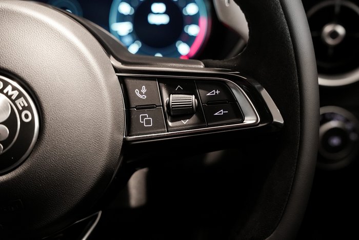 2025 Alfa Romeo Giulia Quadrifoglio