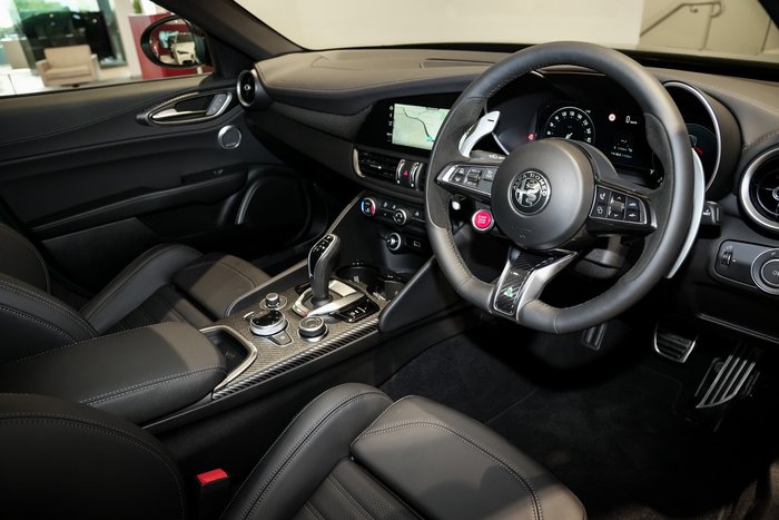 2025 Alfa Romeo Giulia Quadrifoglio