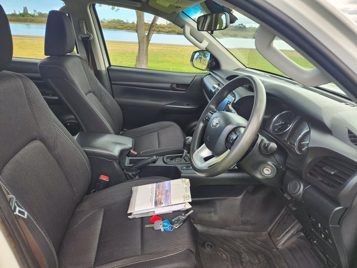 2020 Toyota Hilux SR