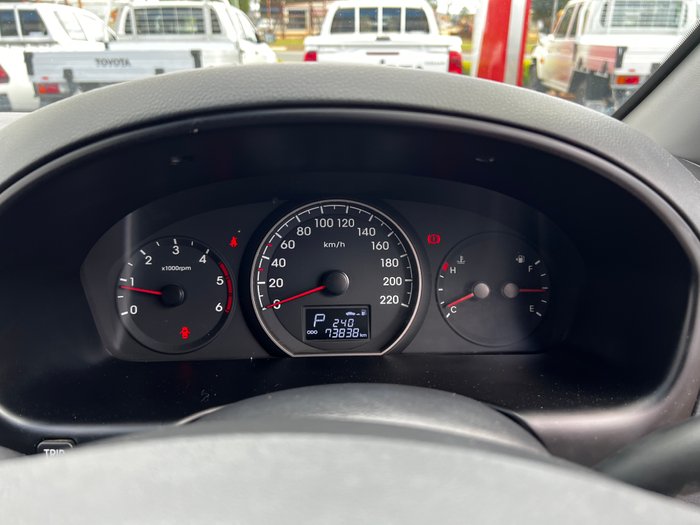 2018 HYUNDAI iLOAD 3S LIFTBACK