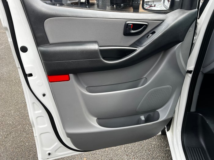 2018 HYUNDAI iLOAD 3S LIFTBACK