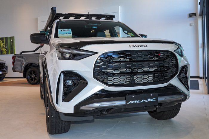 2026 Isuzu MU-X X-TERRAIN