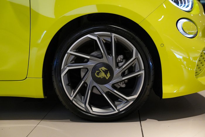 2023 Abarth 500e Turismo