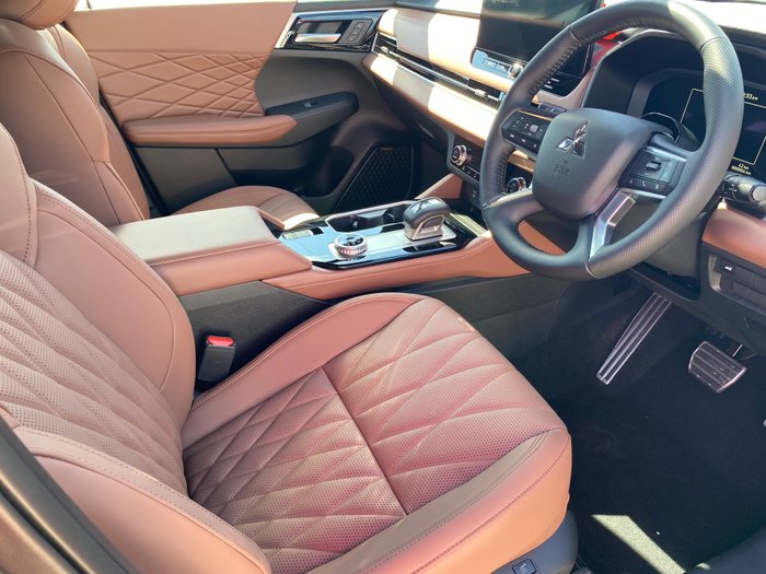 2025 MITSUBISHI Outlander EXCEED TOURER