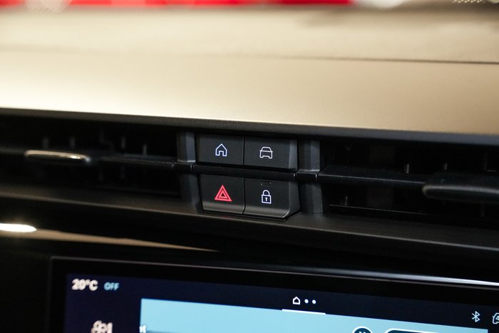 2025 Alfa Romeo Junior Ibrida