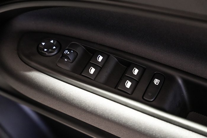 2025 Alfa Romeo Junior Ibrida