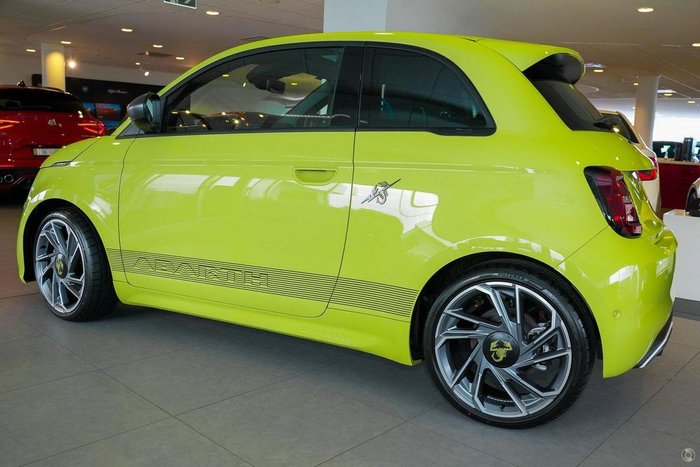 2023 Abarth 500e Scorpionissima