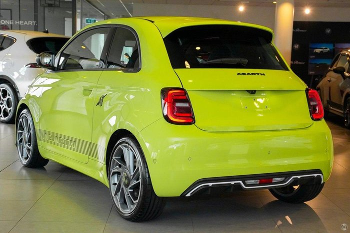 2023 Abarth 500e Scorpionissima
