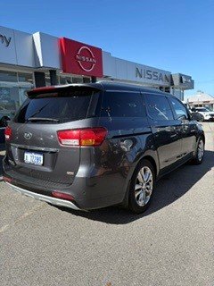 2015 Kia Carnival Platinum