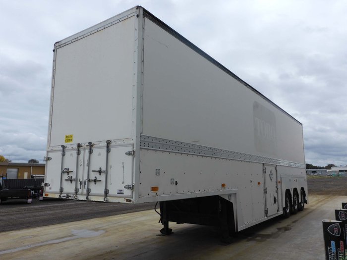 2001 Southern Cross 22 Pallet Pantech (4.6m High)