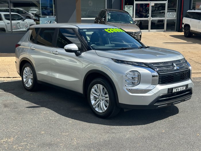 2022 MITSUBISHI OUTLANDER ES