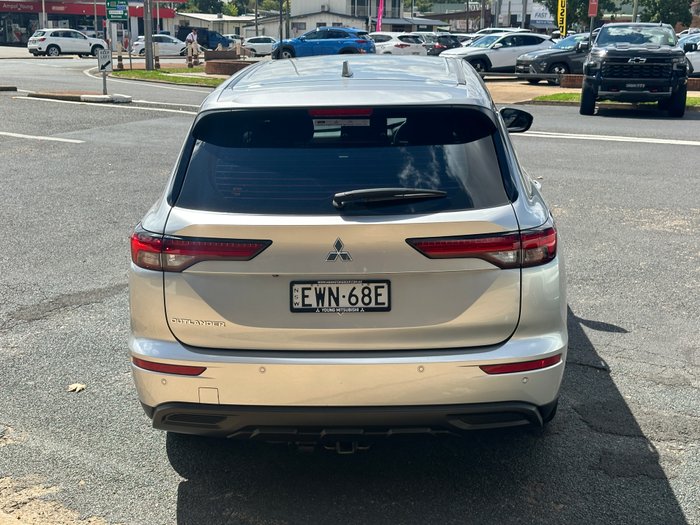 2022 MITSUBISHI OUTLANDER ES