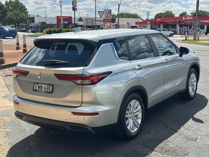 2022 MITSUBISHI OUTLANDER ES