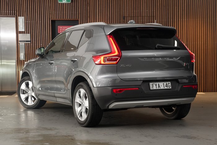 2018 Volvo XC40 T5 Momentum
