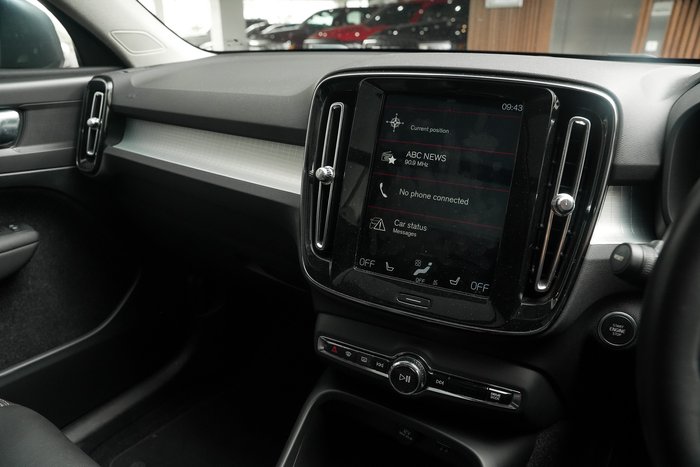 2018 Volvo XC40 T5 Momentum