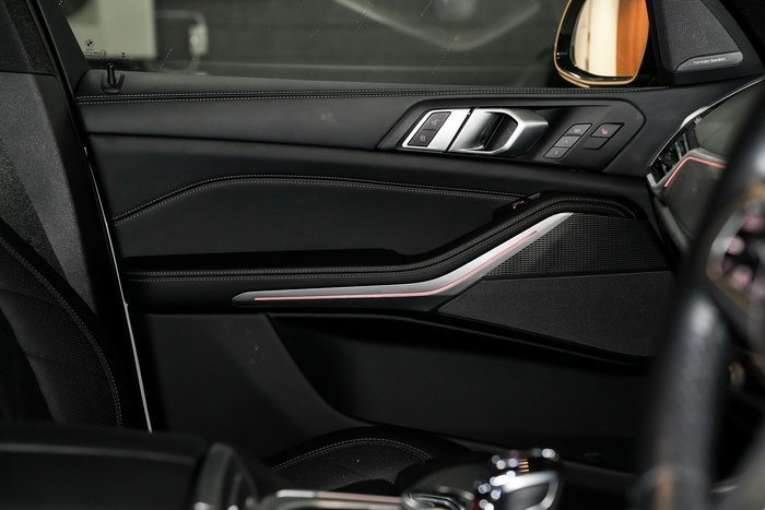 2023 BMW X5 M50i
