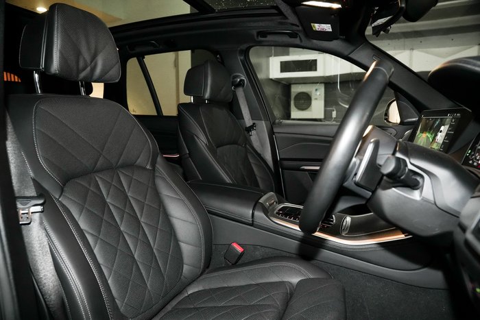 2023 BMW X5 M50i