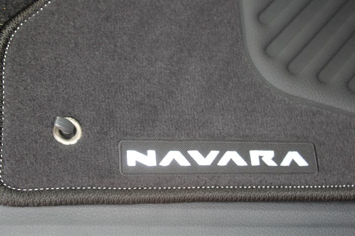 2025 Nissan Navara ST-X