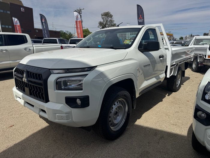 2025 MITSUBISHI Triton GLX