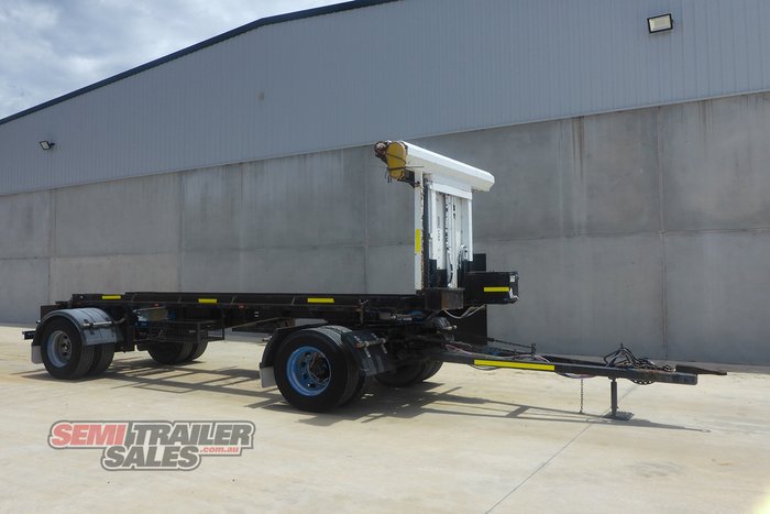 2006 HaulMaster Hook Lift Dog Trailer